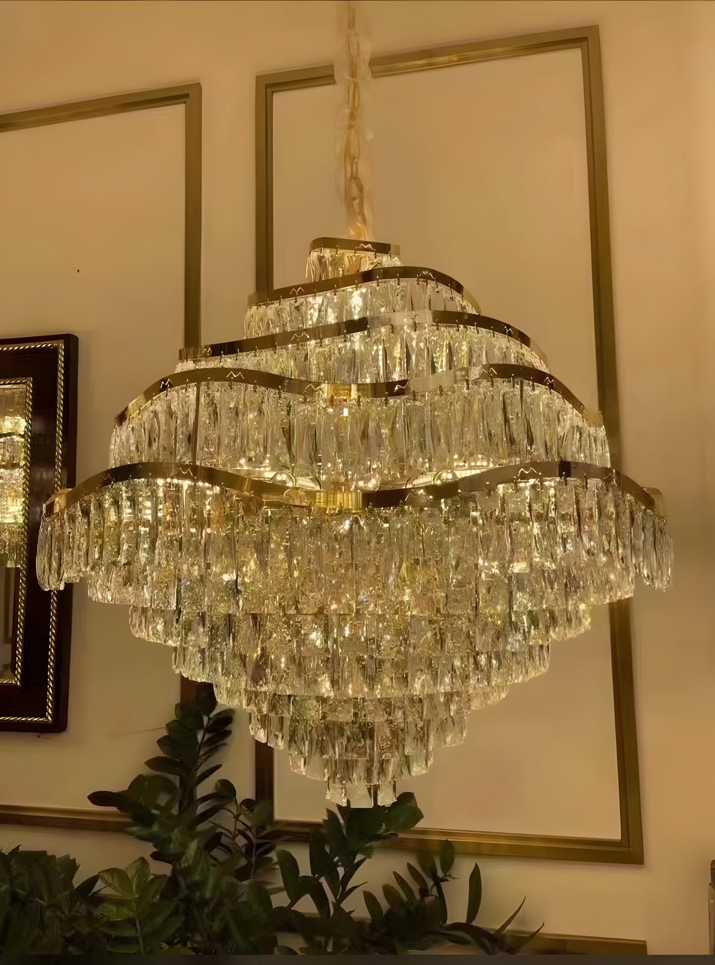 LUXURY CRYSTAL CHANDELIER