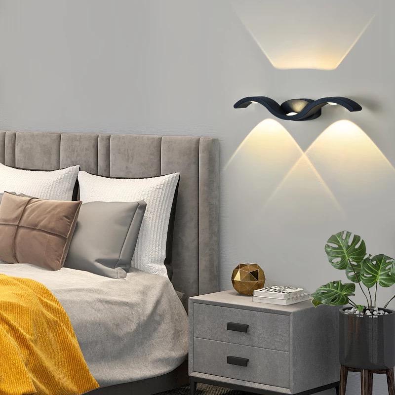 BLACK WAVY WALL LIGHT