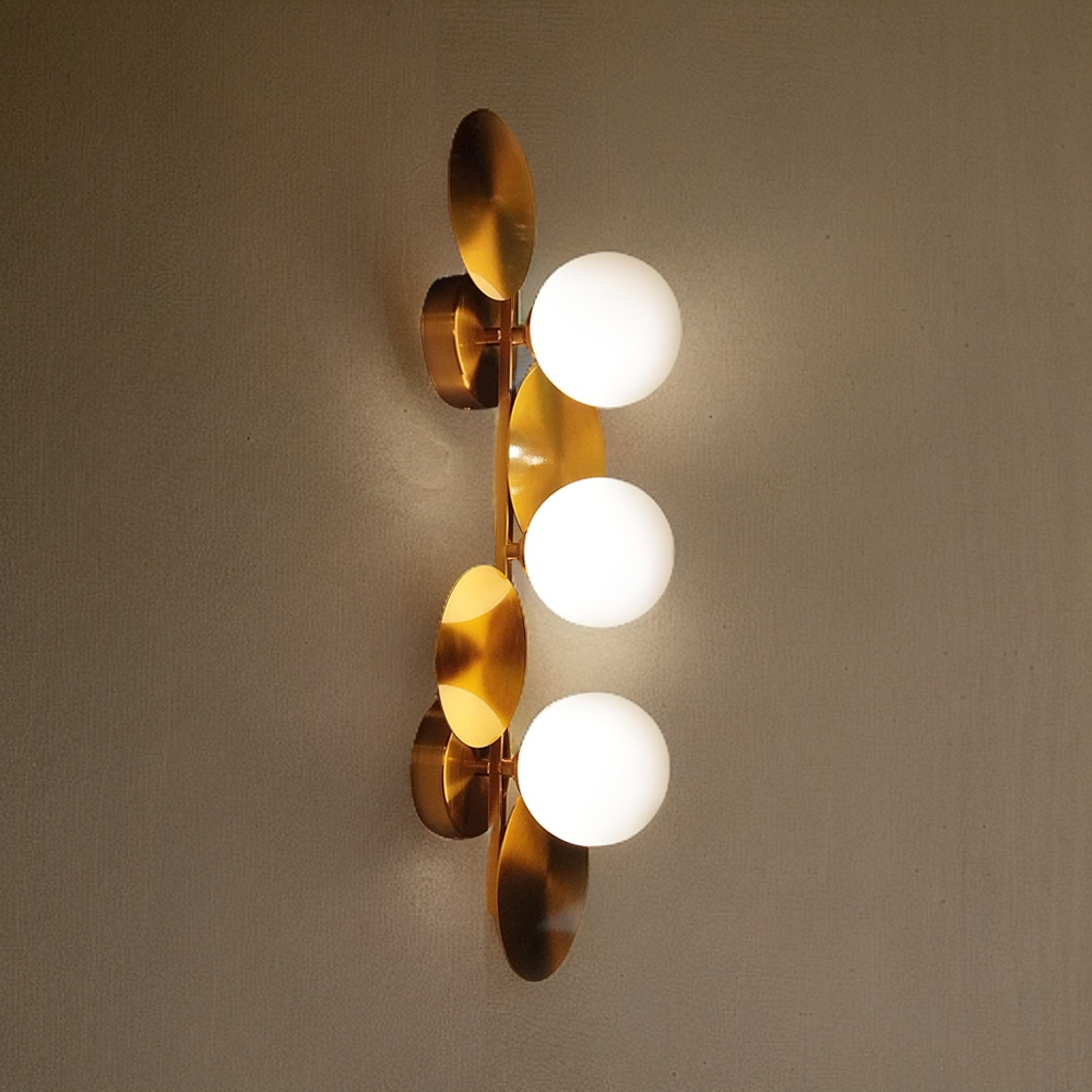 MODERN BRASS WALL LAMP